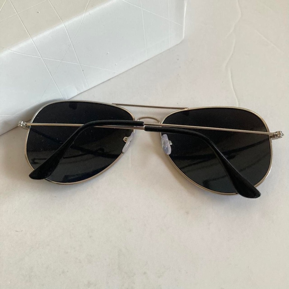 Stylish Black Aviator Sunglasses
